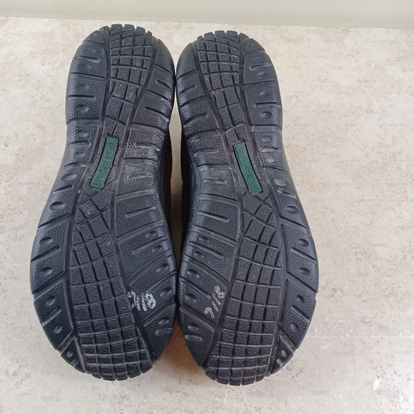 L.L. Bean Women's Comfort Mocs Size 8 Brown Suede Slip On Winter Casual Shoe - Picture 4 of 5